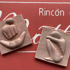 Friso de Mujeres desnudas de espalda y de lado en ZIÑA