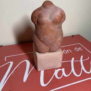 Busto sin cabeza con base en ZIÑA